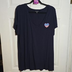 196 Torrid 2 2X Navy Short Sleeve Tee with Red White Blue Heart Patch On Front